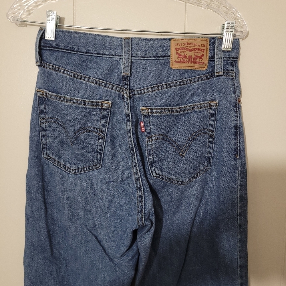 Levi's High Waisted Mom Jean Size 26 - Picture 5 of 10